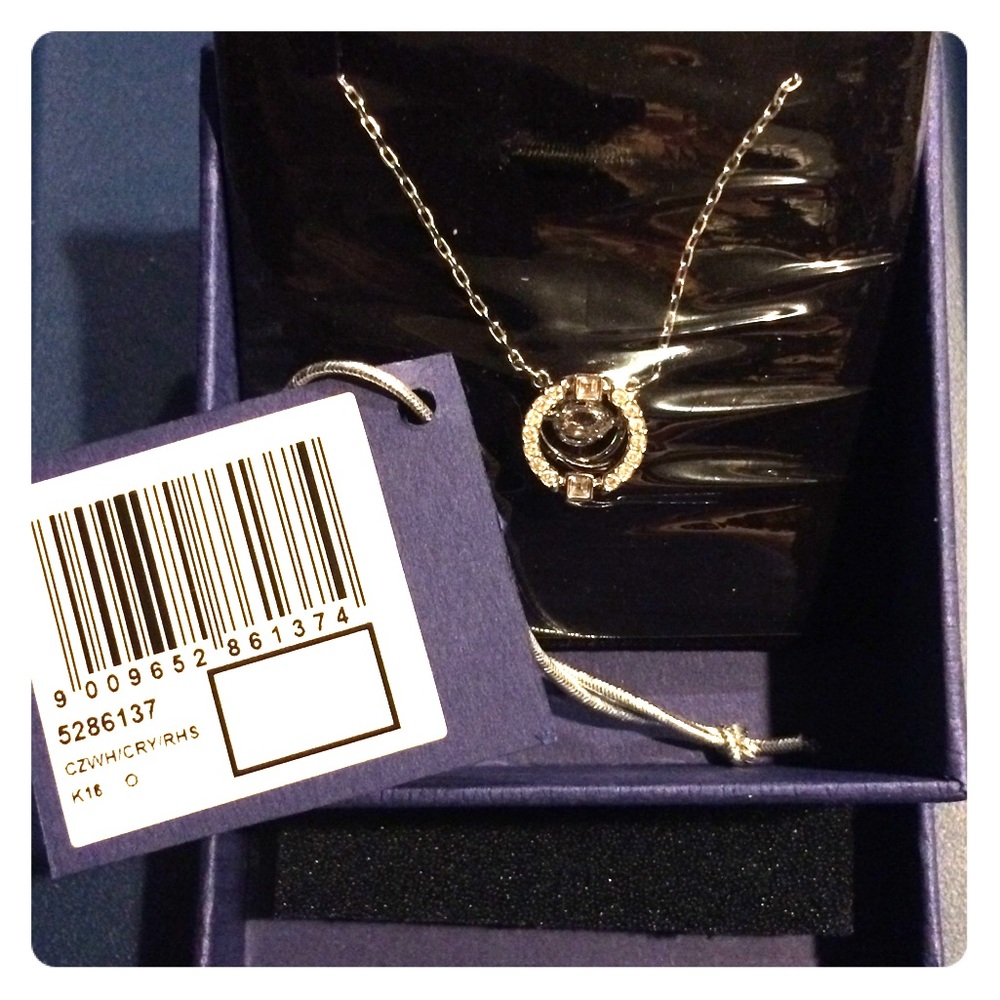 Swarovski sparkling dance round necklace